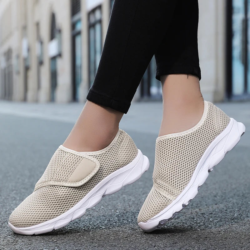 Tênis Ortopédico Feminino para Pés Inchados, Largos e com Joanetes – ConfortWalk™